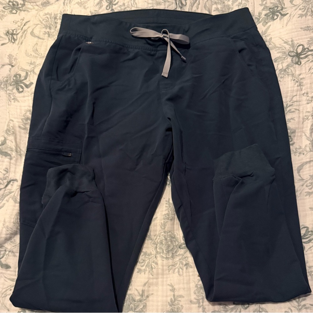 Dark Harbor Zamora™ -
Jogger Scrub Pants